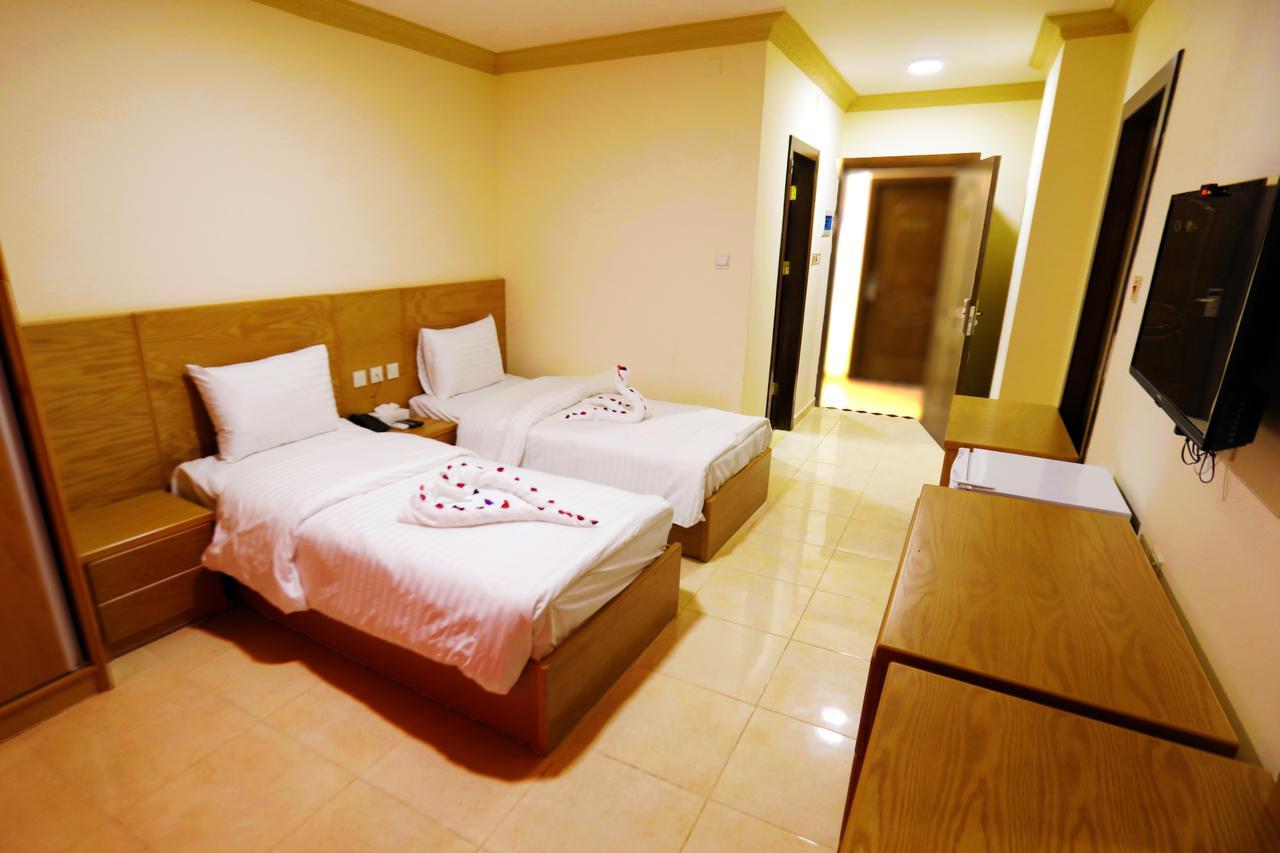 Jordan Flower Hotel Aqaba Esterno foto
