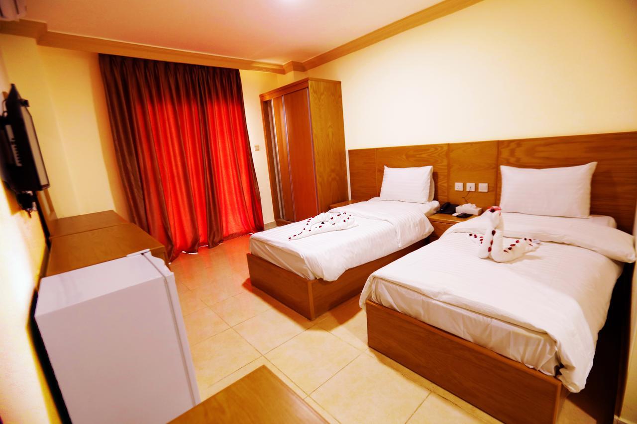 Jordan Flower Hotel Aqaba Esterno foto